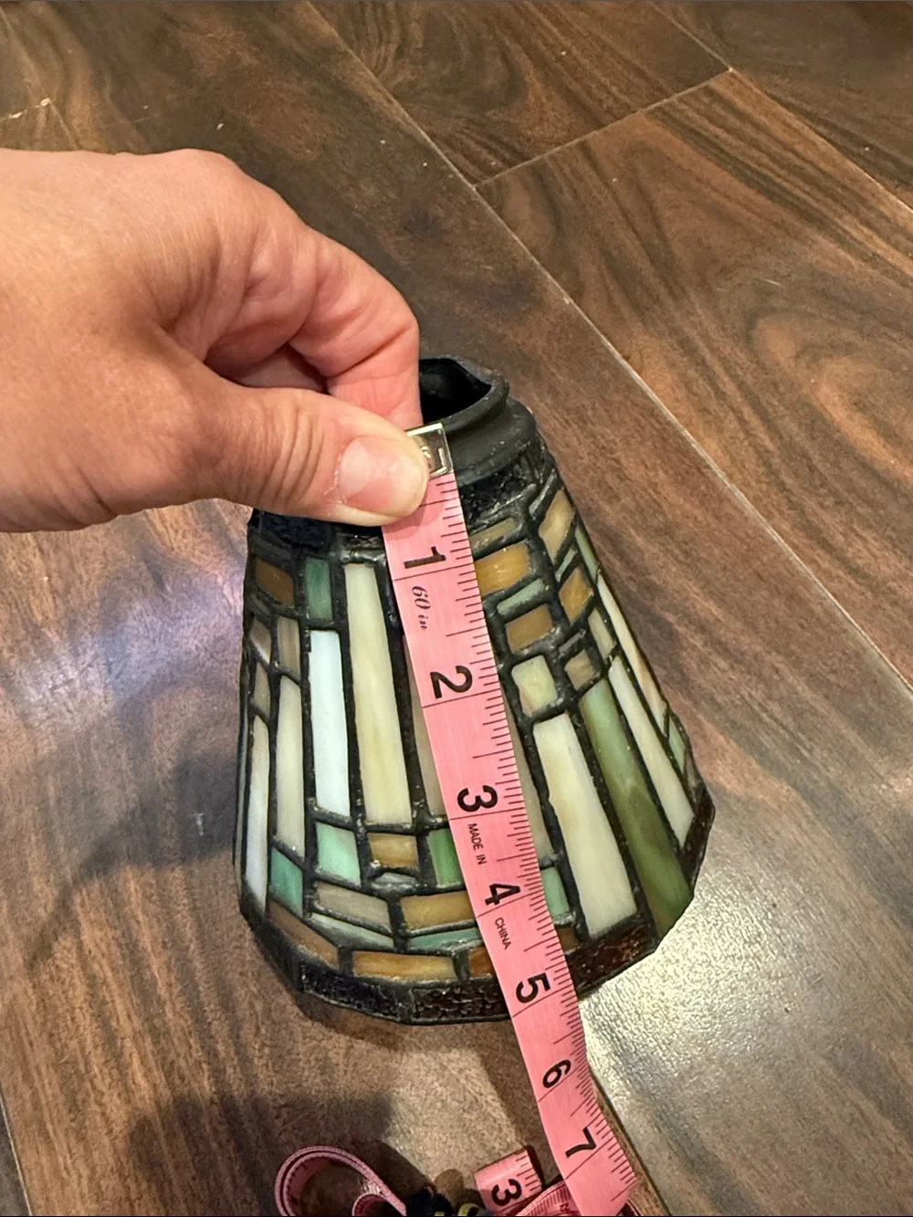 Vintage Quoizel Collection Tiffany Style stained glass lamp shade
